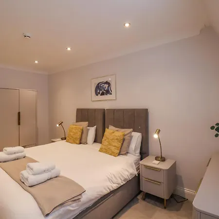The Salisbury Sleeps 4 Classic Апартаменты