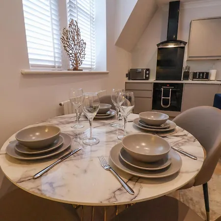 The Salisbury Sleeps 4 Classic Скарборо